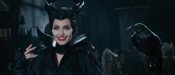 Jolie brilha em um dos personagens mais clássicos da Disney.